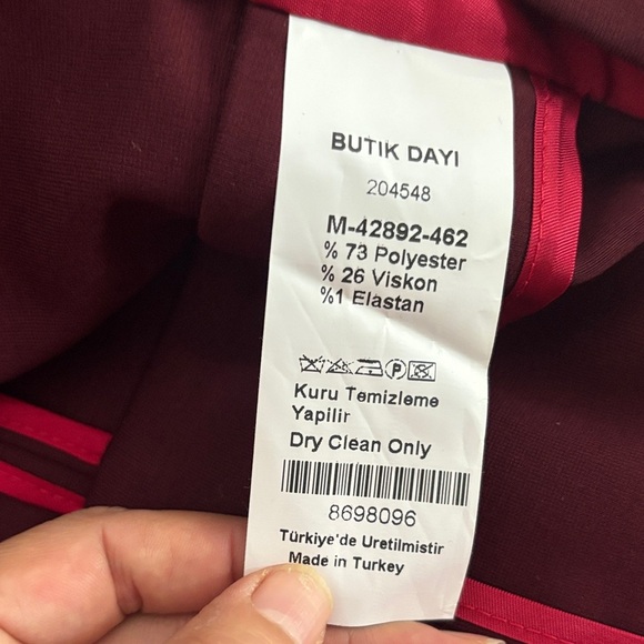 Elegant Burgundy Plaid Blazer for Women - Picture 7 of 7